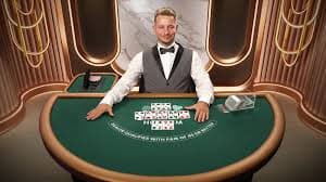 Antarmuka aplikasi mobile kiano88 menampilkan tabel blackjack live dealer